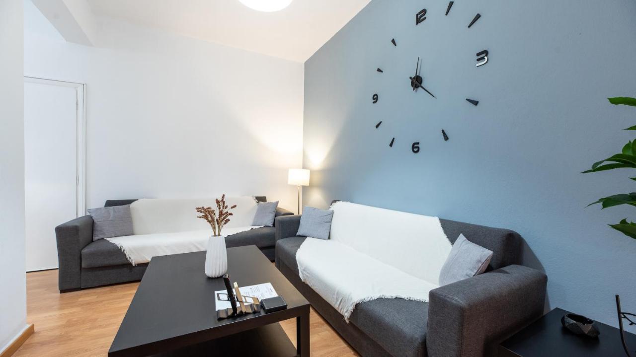Aelia Apartment Artemida  Buitenkant foto